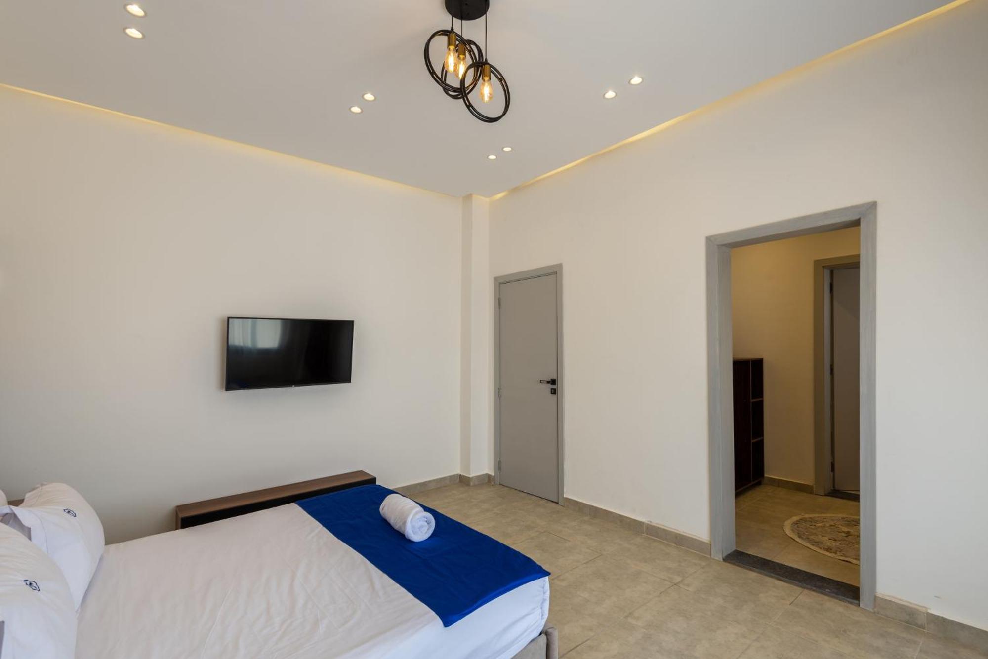 Golden 4br By Travelholic Villa